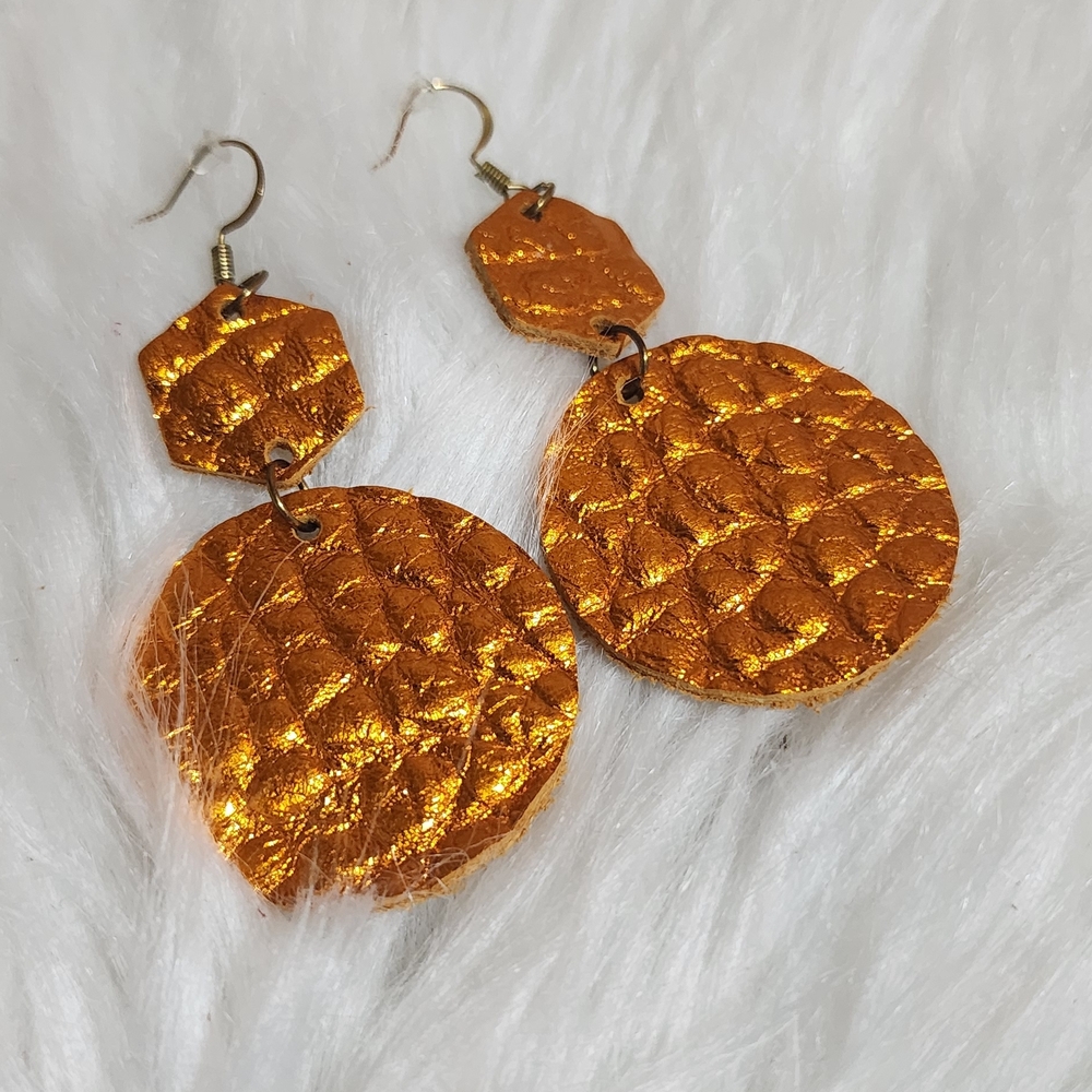 Uwakstar Designs Elegant Gold Dangle Earrings